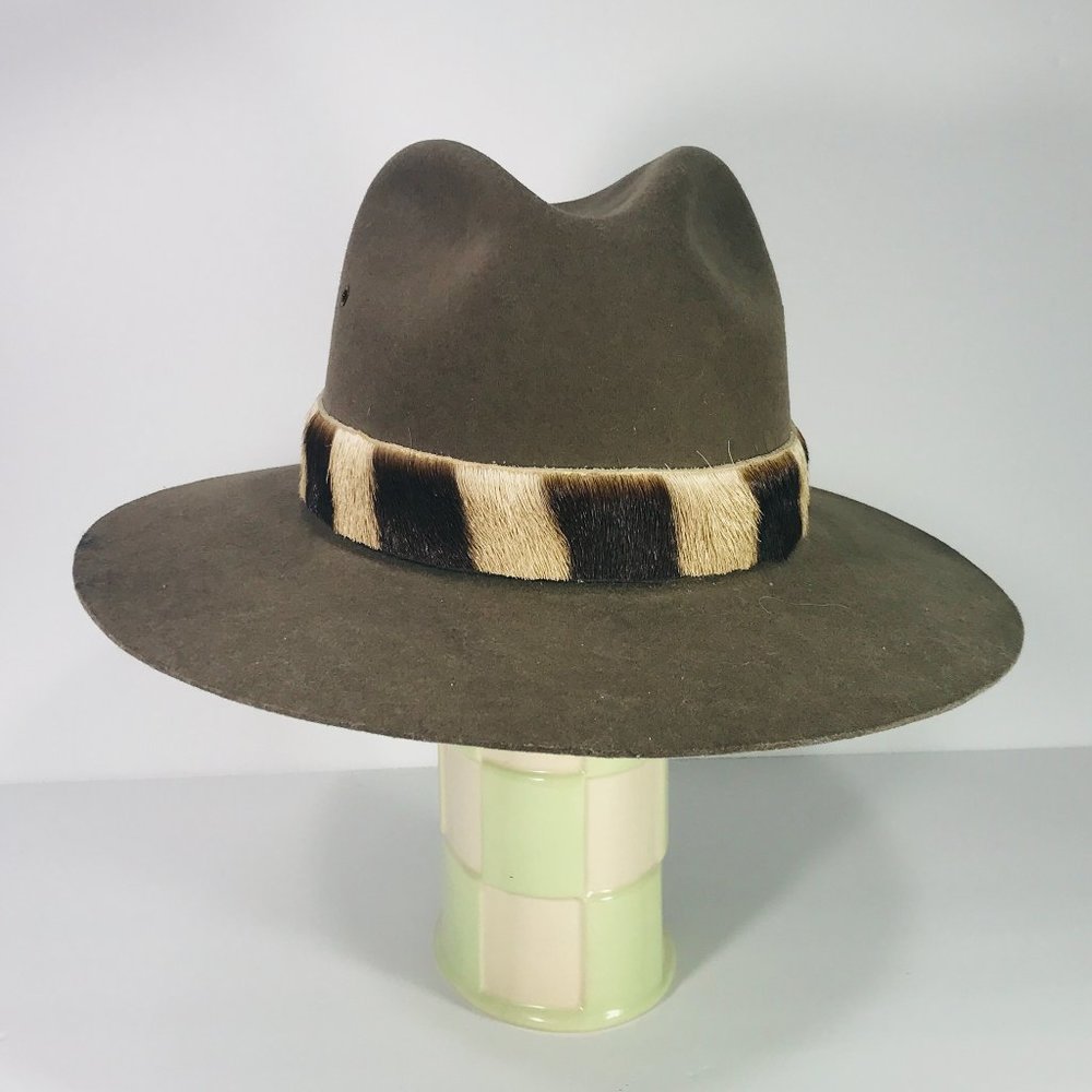Vintage L 58  Willis & Geiger Outfitters Zebra Band Olive Hunter Safari Hat